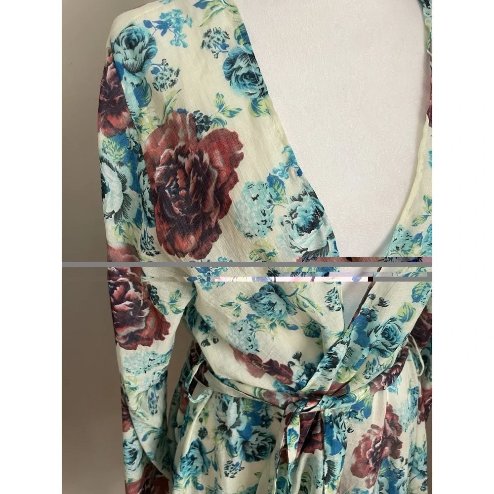 For Love & Lemons Skivvies Naughty Robe Floral OS Cover Up Light Airy Bell Sleev
